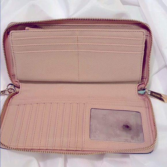 Michael Kors Wallet - Picture 7 of 7